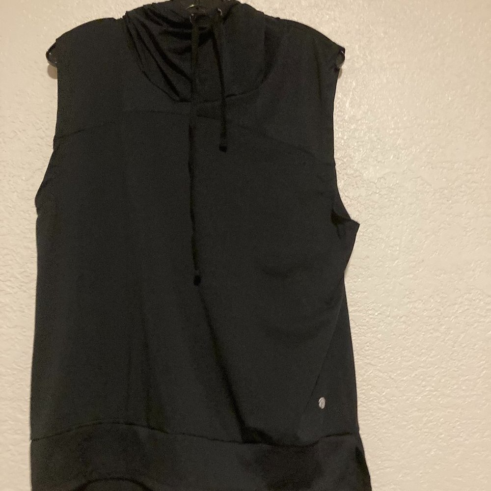 Black Work Out Sleeveless Hood Top - Bally's